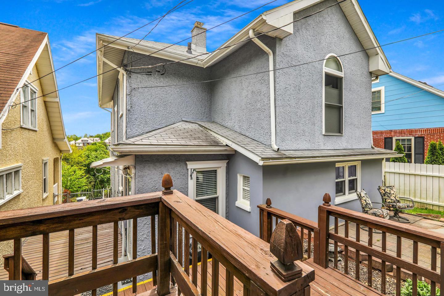 775 Macdonald Ter Property Photo 10