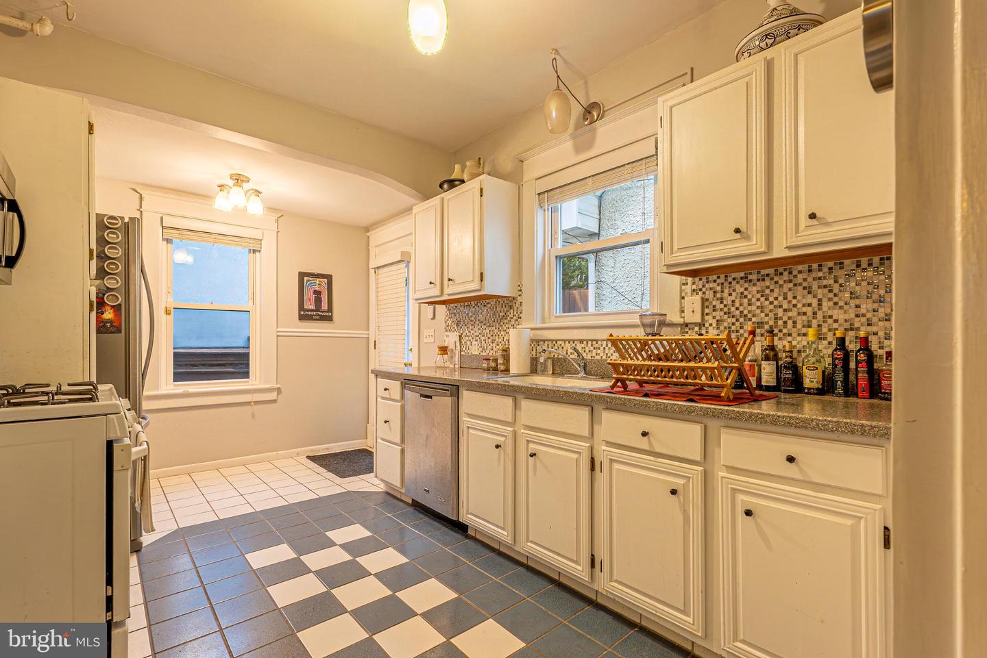 775 Macdonald Ter Property Photo 15