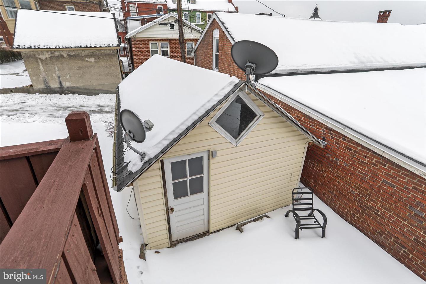229 E Union St Property Photo 16