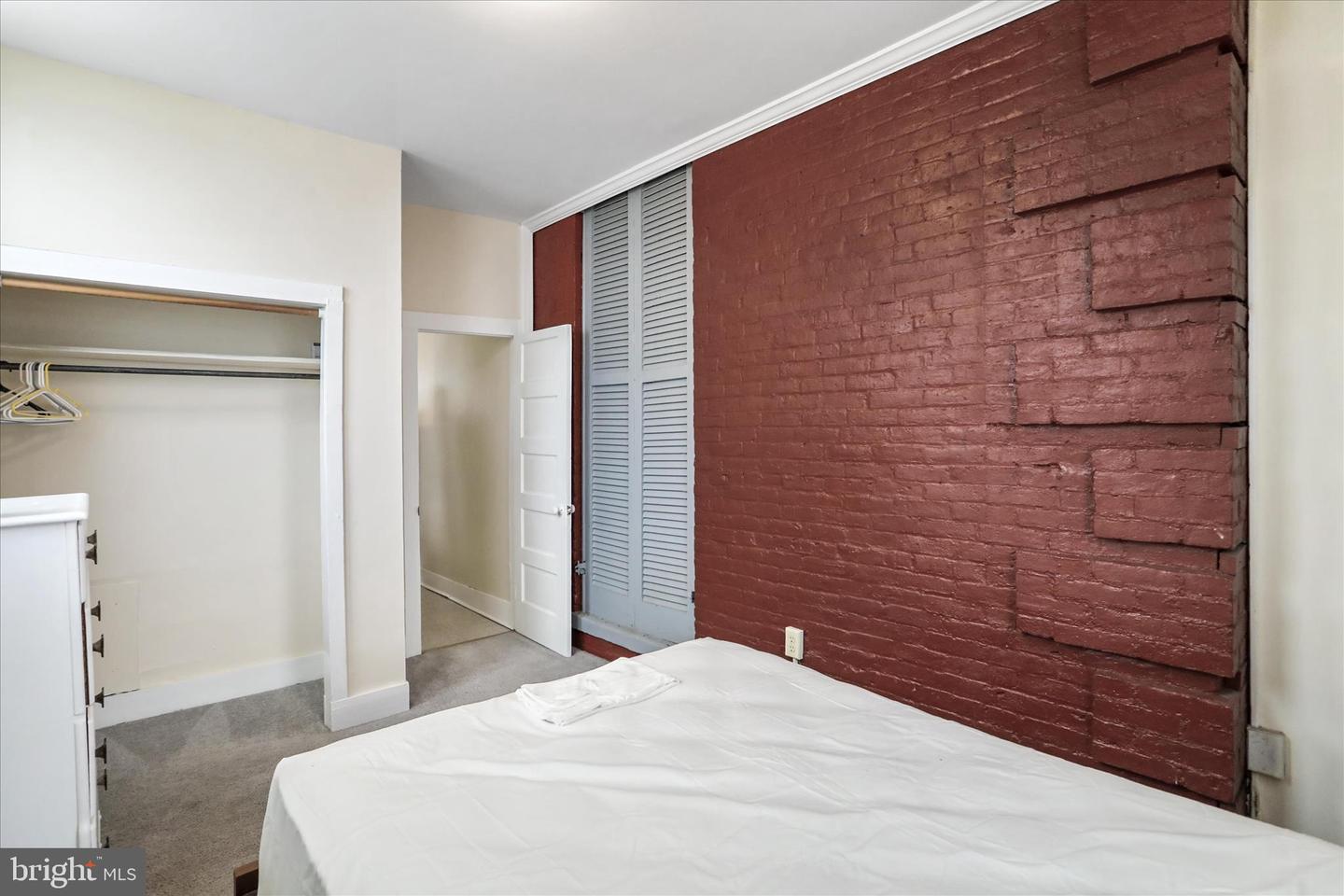 229 E Union St Property Photo 36
