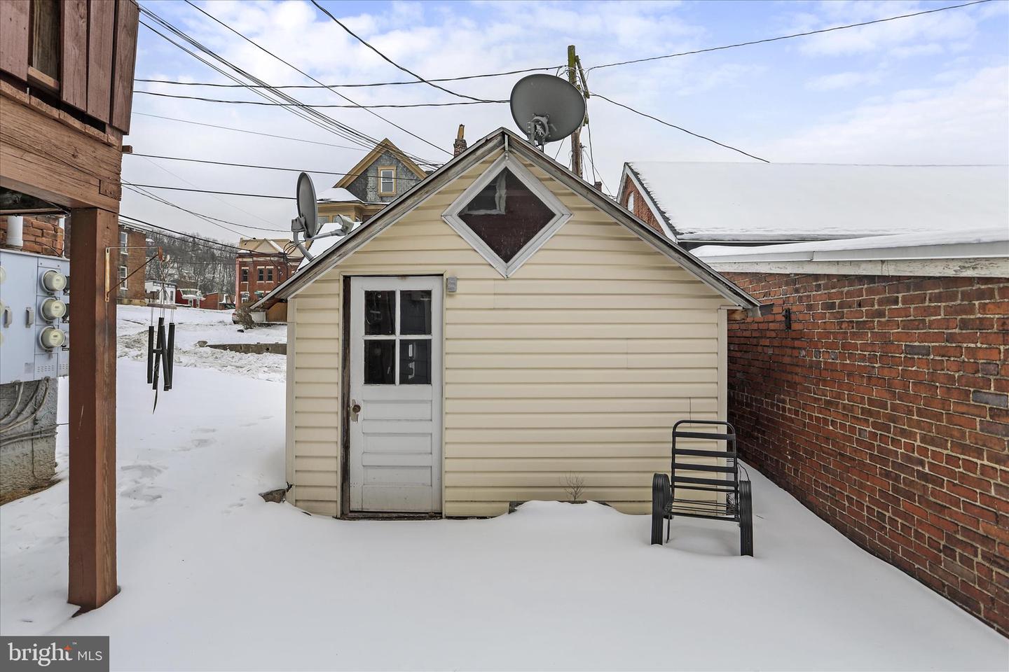 229 E Union St Property Photo 40
