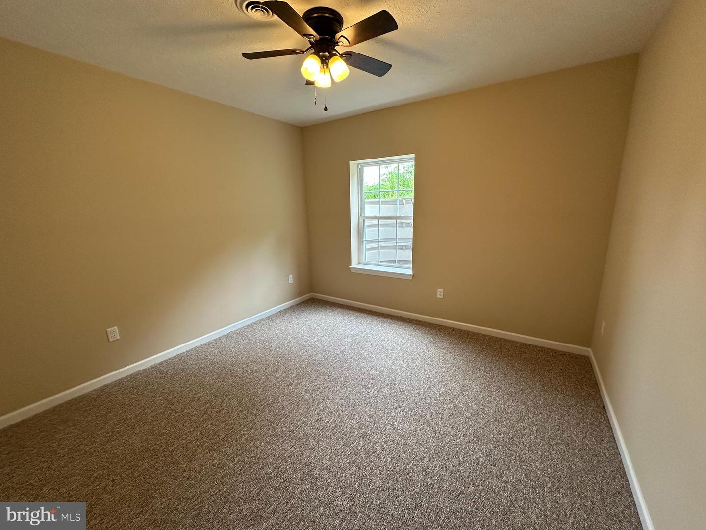 230 Redstone Ter Property Photo 28