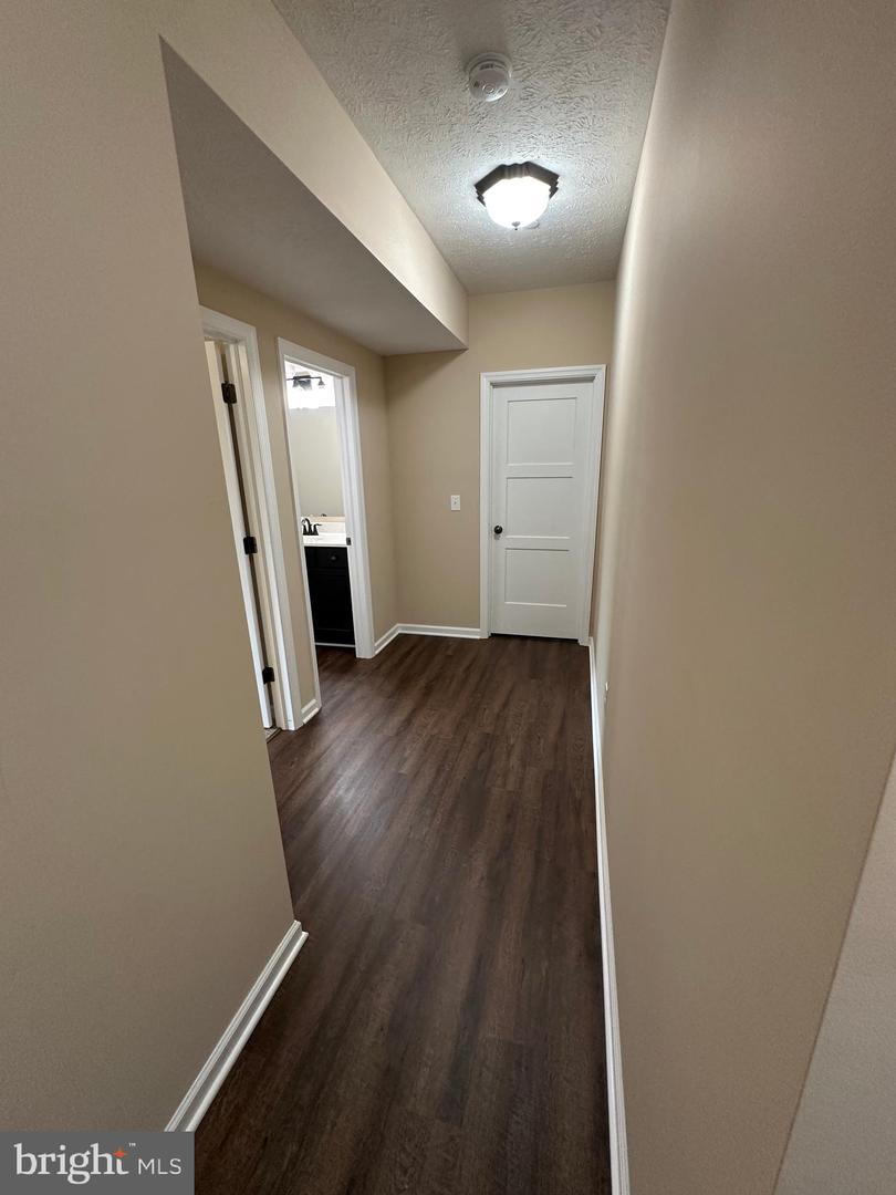 230 Redstone Ter Property Photo 38