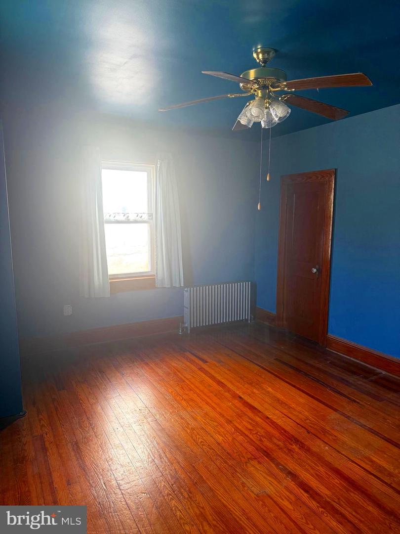 212 E Main St Property Photo 15