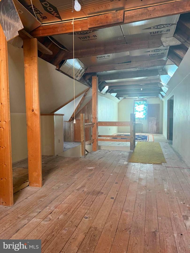 212 E Main St Property Photo 19