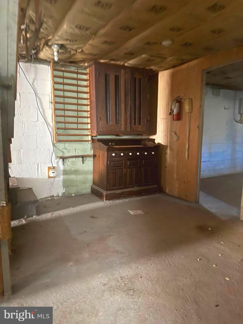 212 E Main St Property Photo 24