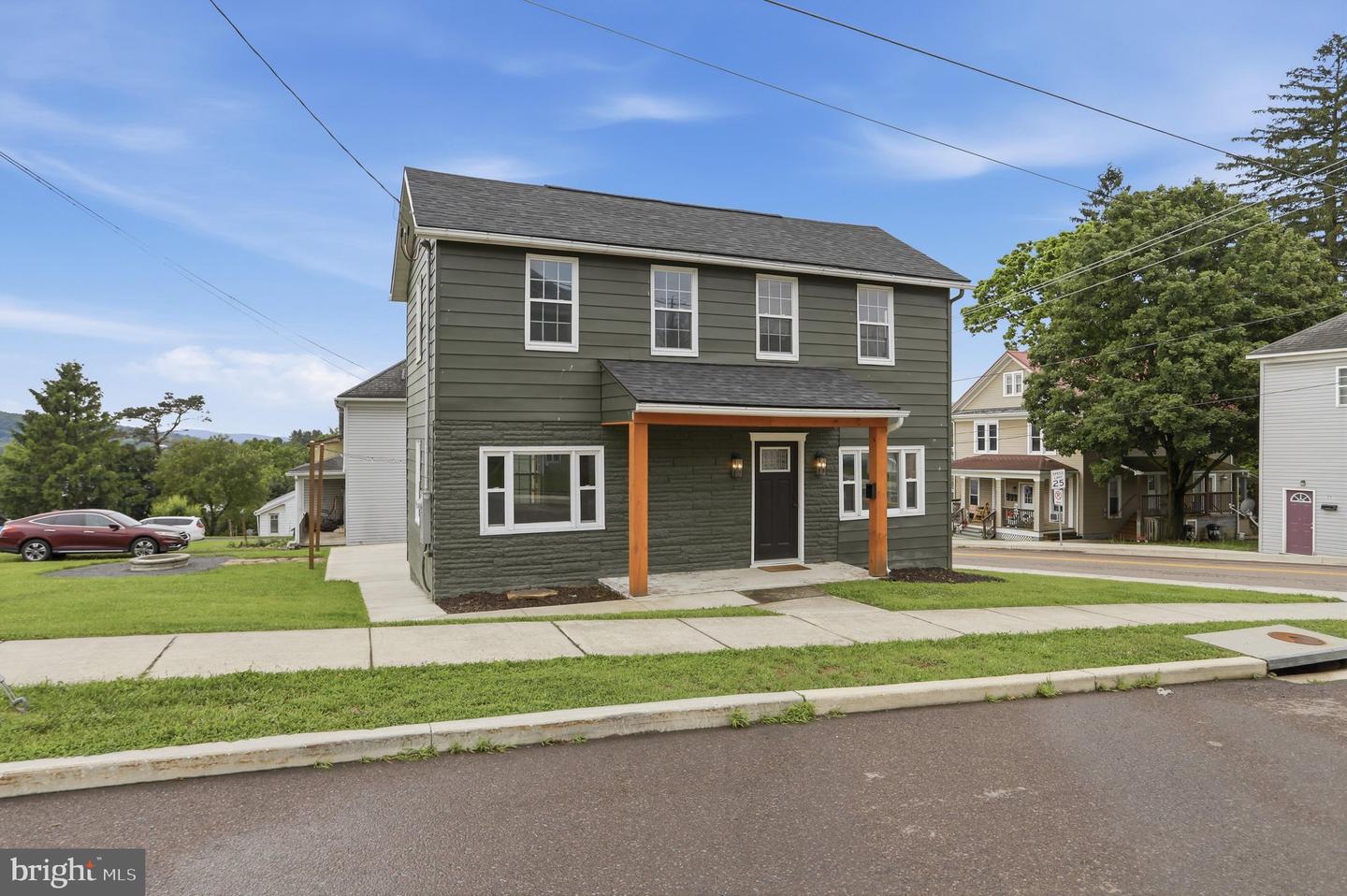 57 Washington St Property Photo 4