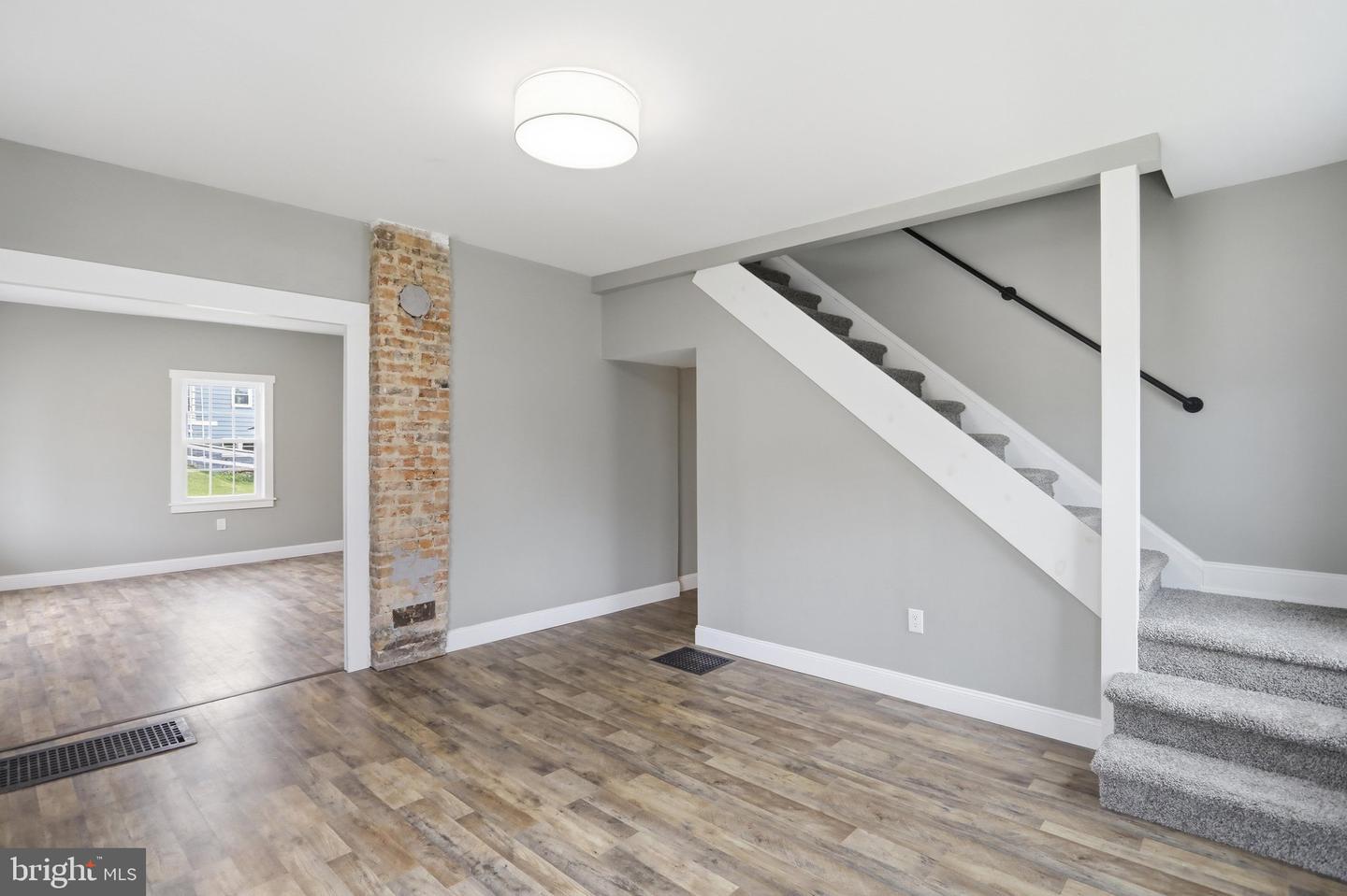 57 Washington St Property Photo 6