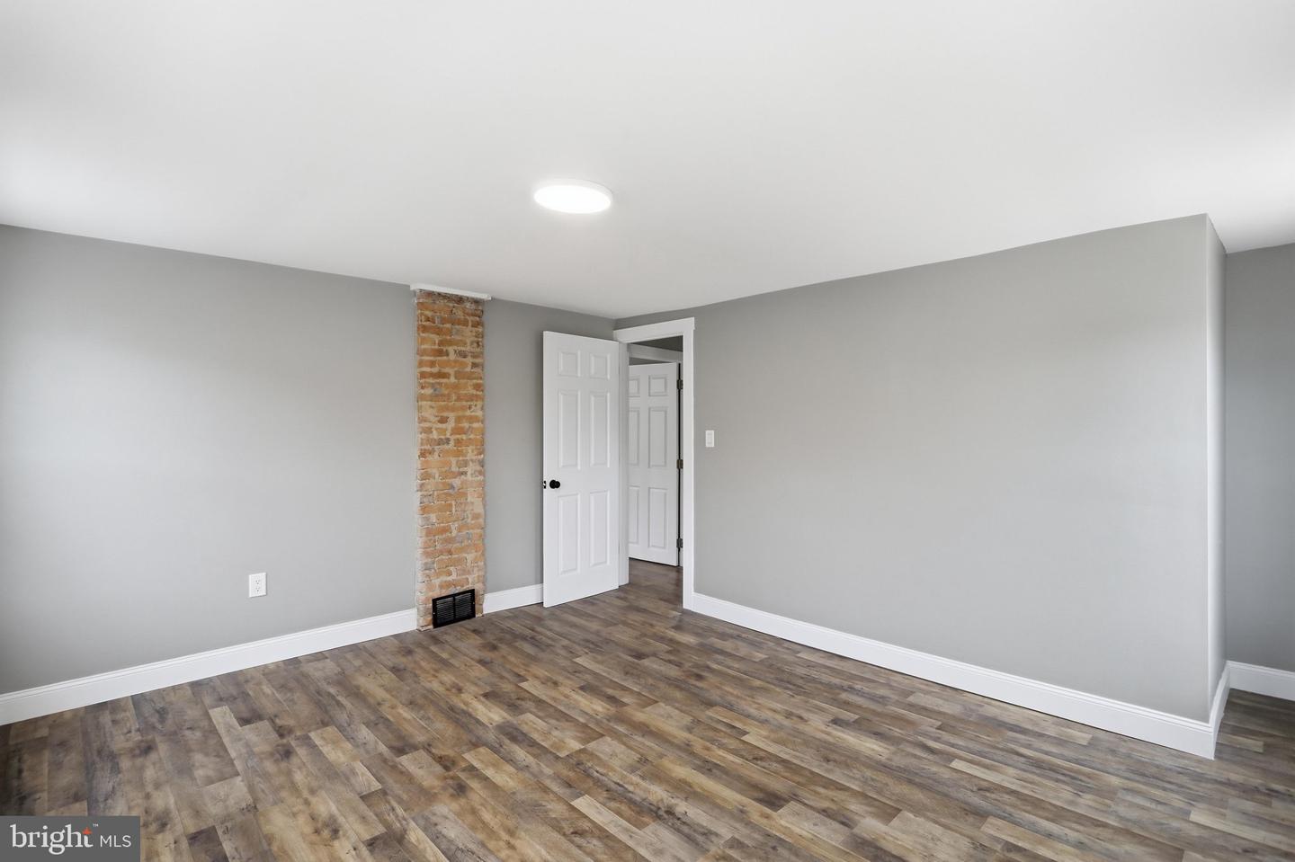 57 Washington St Property Photo 31