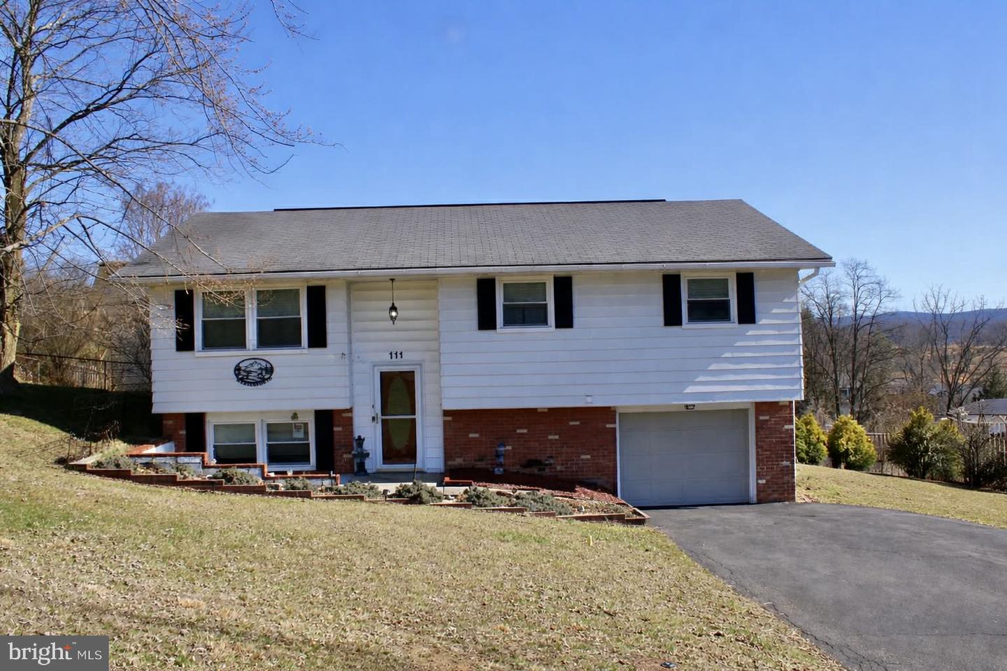111 High Ln Property Photo 1