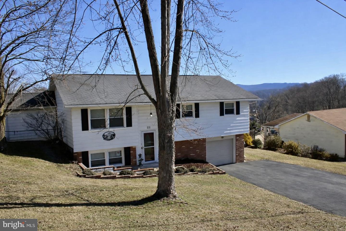 111 High Ln Property Photo 2