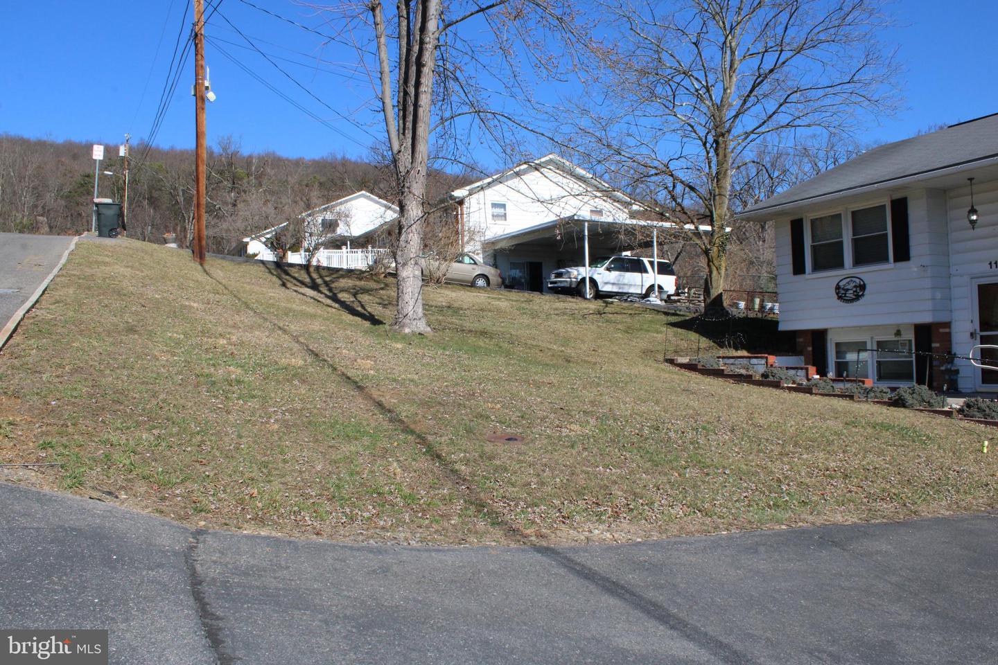111 High Ln Property Photo 4