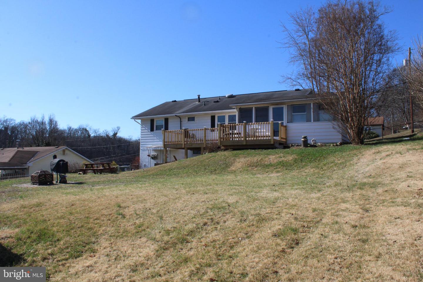 111 High Ln Property Photo 6