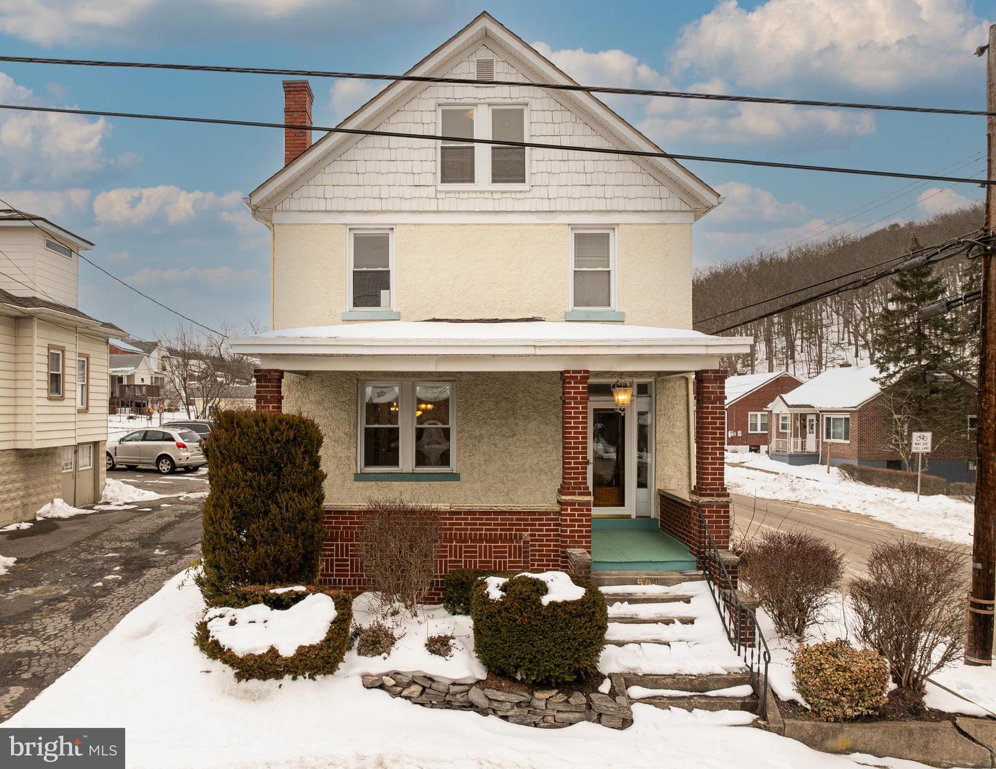 501 Warren St Property Photo 4