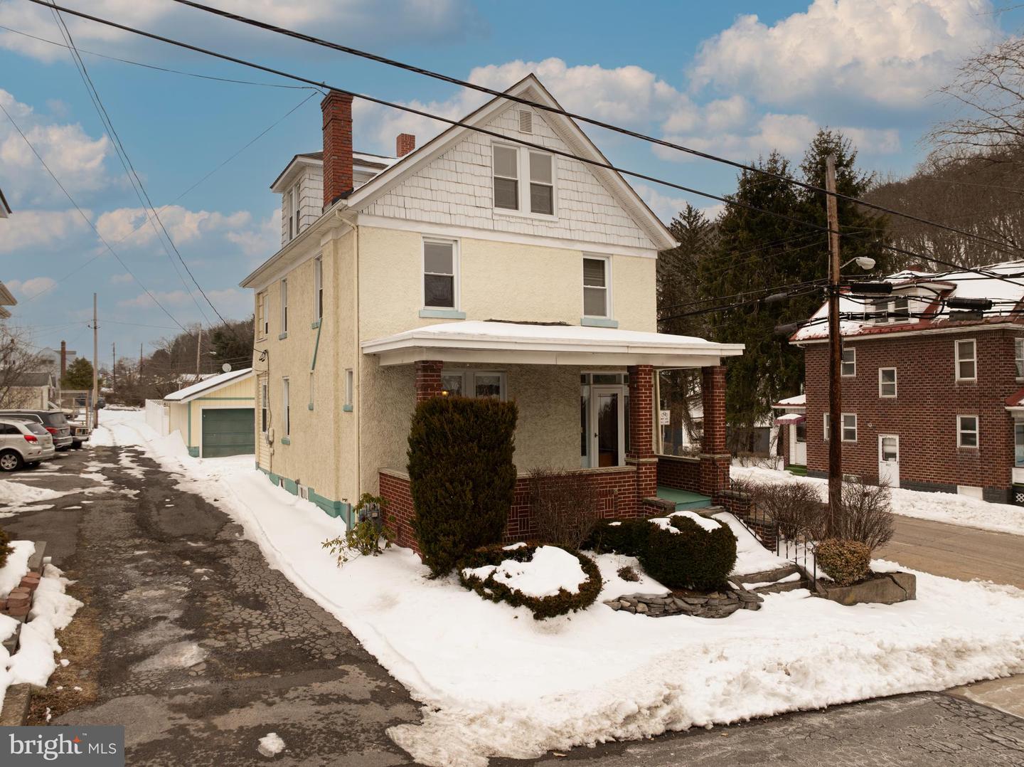 501 Warren St Property Photo 5
