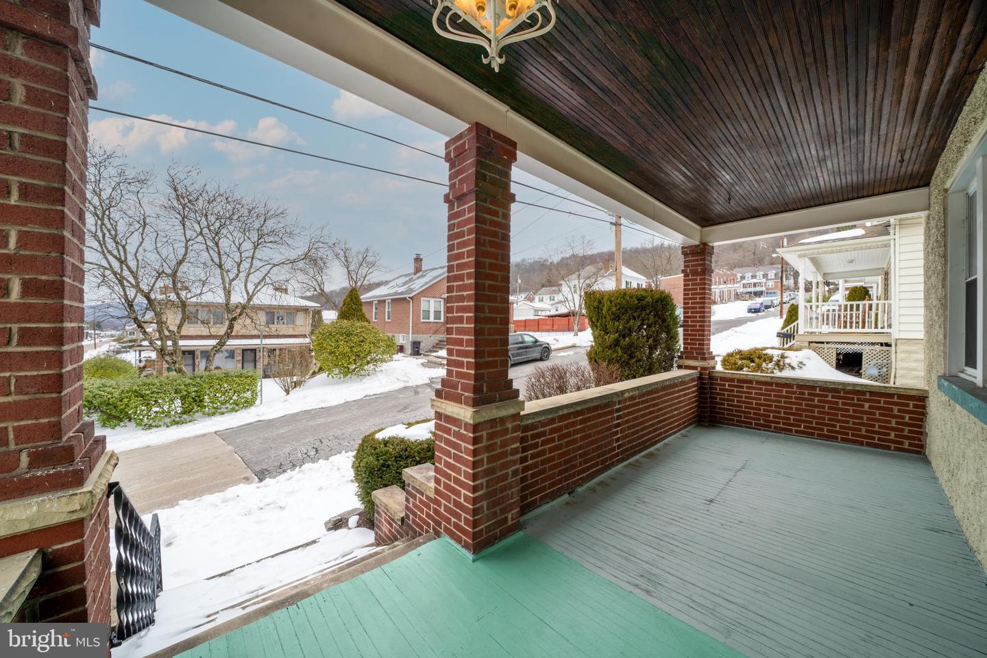 501 Warren St Property Photo 15
