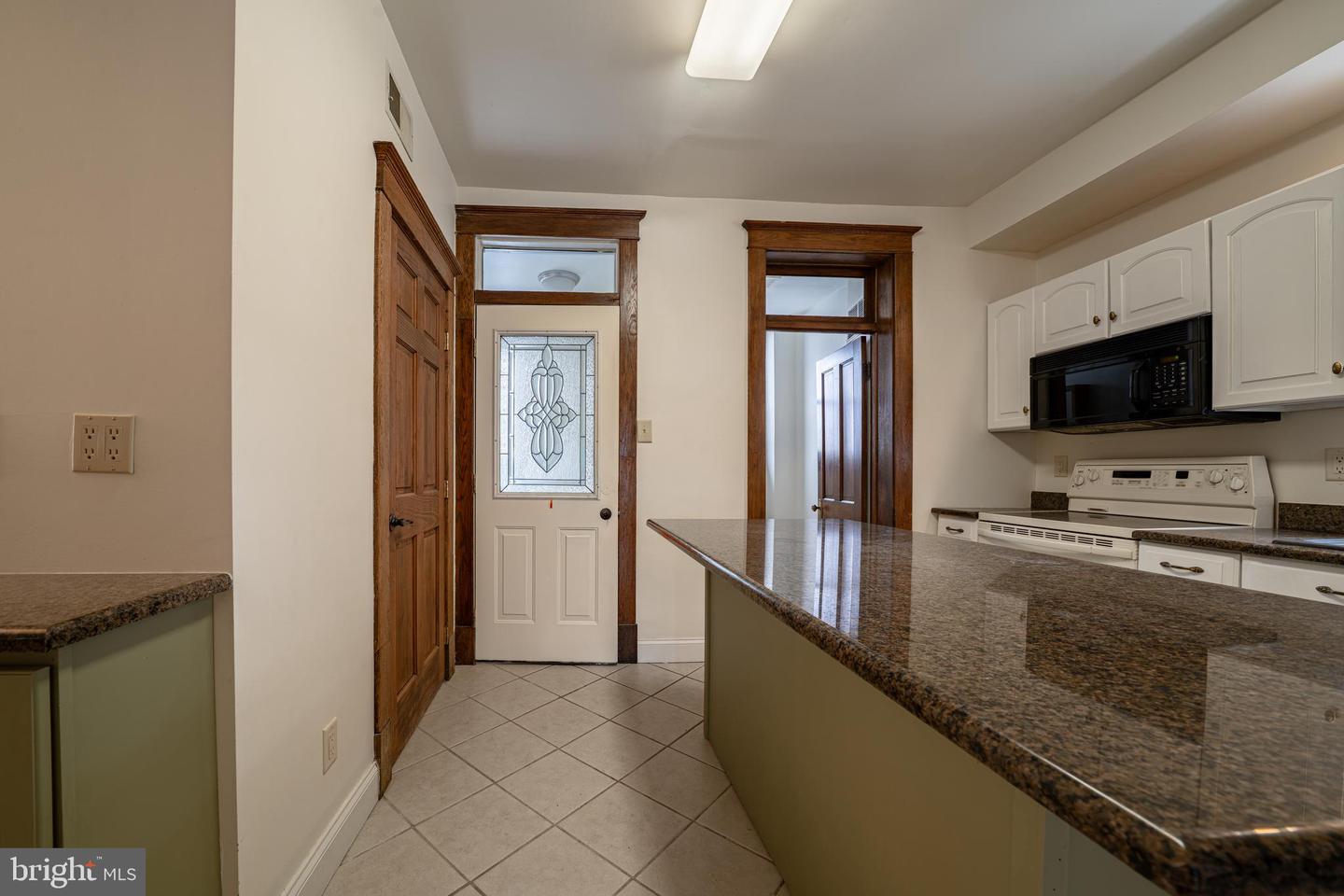 501 Warren St Property Photo 29