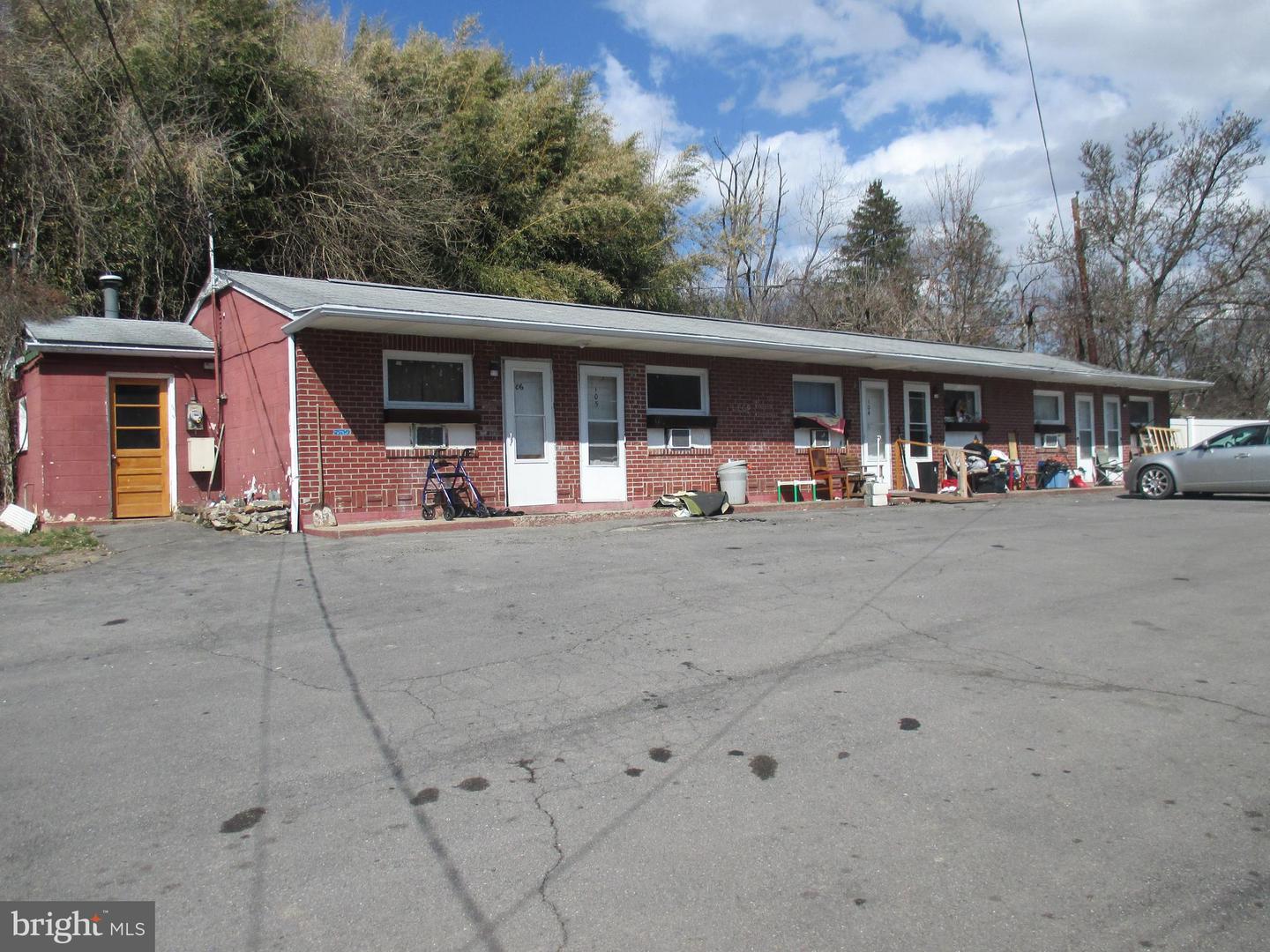 11903 Bedford Rd Ne Property Photo 1