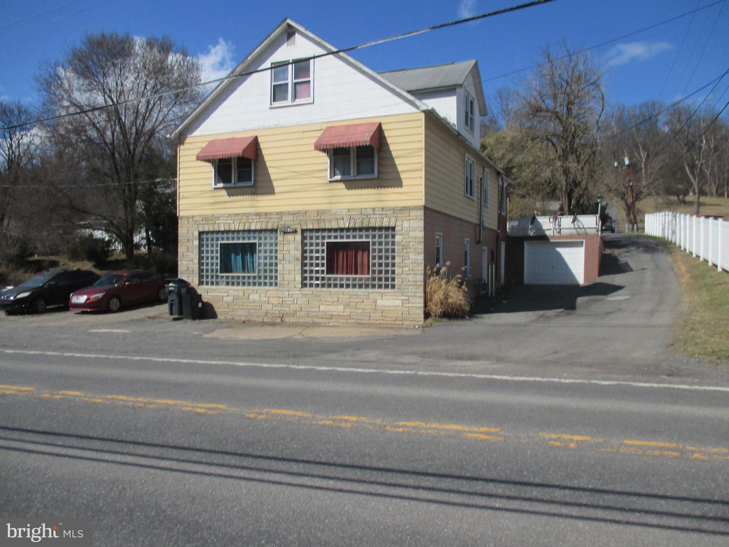 11903 Bedford Rd Ne Property Photo 2
