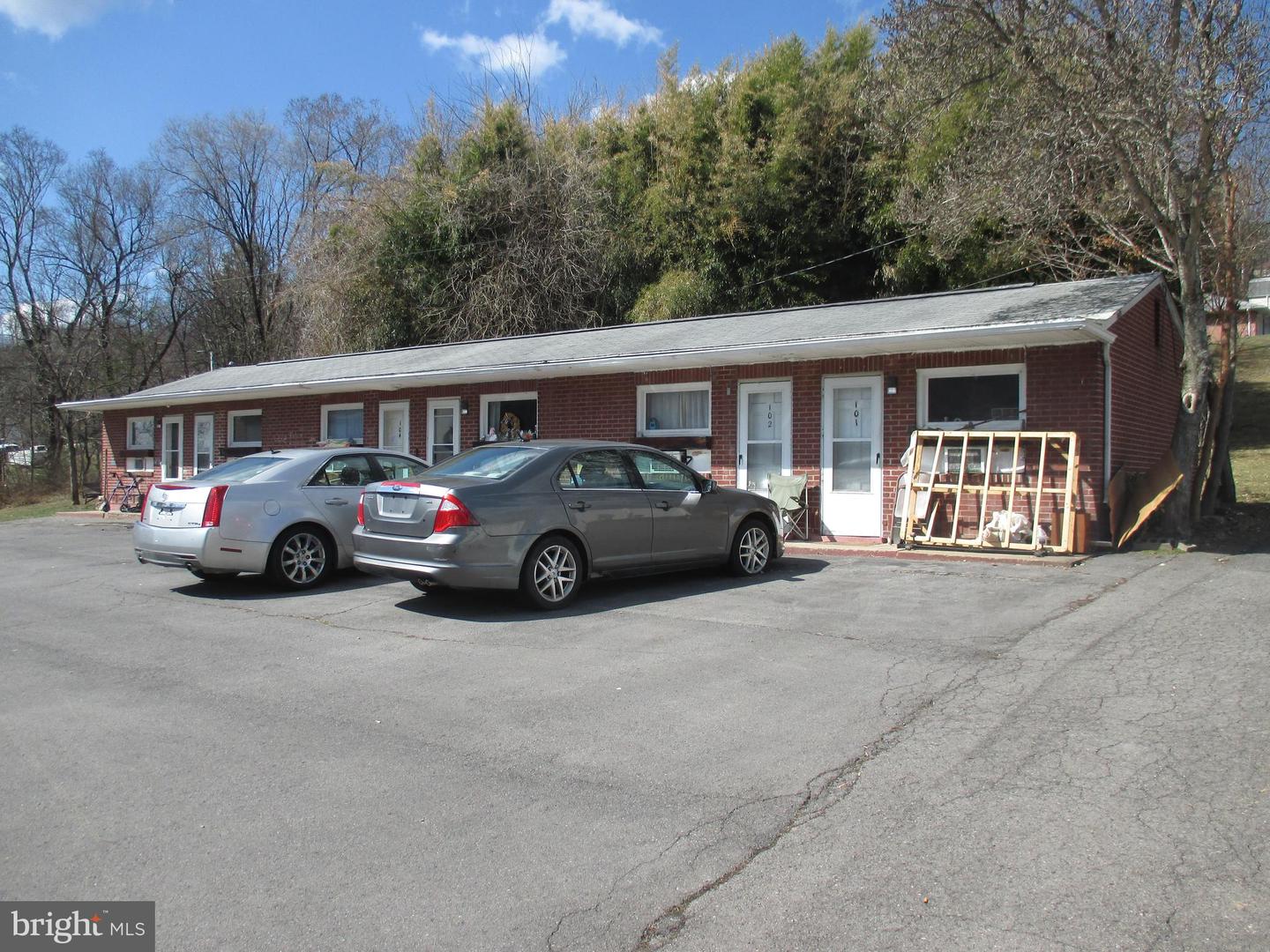 11903 Bedford Rd Ne Property Photo 3