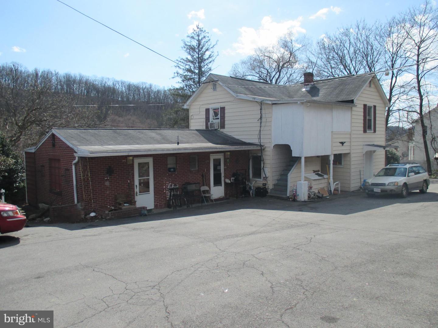 11903 Bedford Rd Ne Property Photo 5
