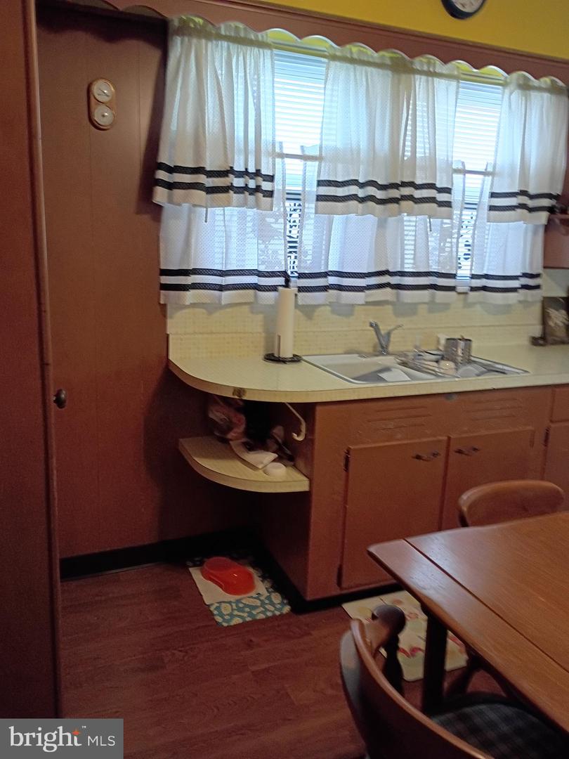 825 Shawnee Ave Property Photo 7