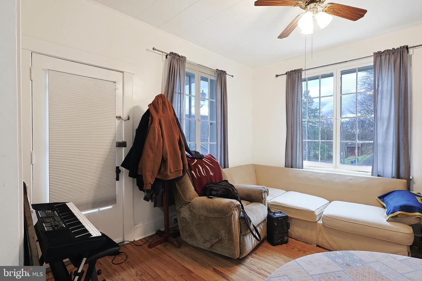 11305 Creek Rd Se Property Photo 7