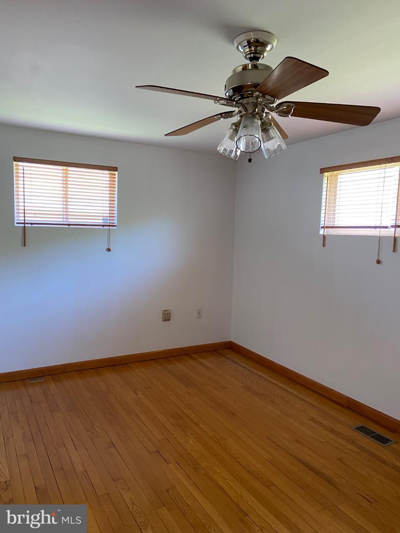 12001 Bedford Rd Property Photo 6
