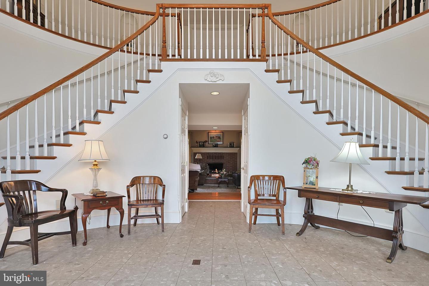 15715 Merrill Ln Property Photo 6
