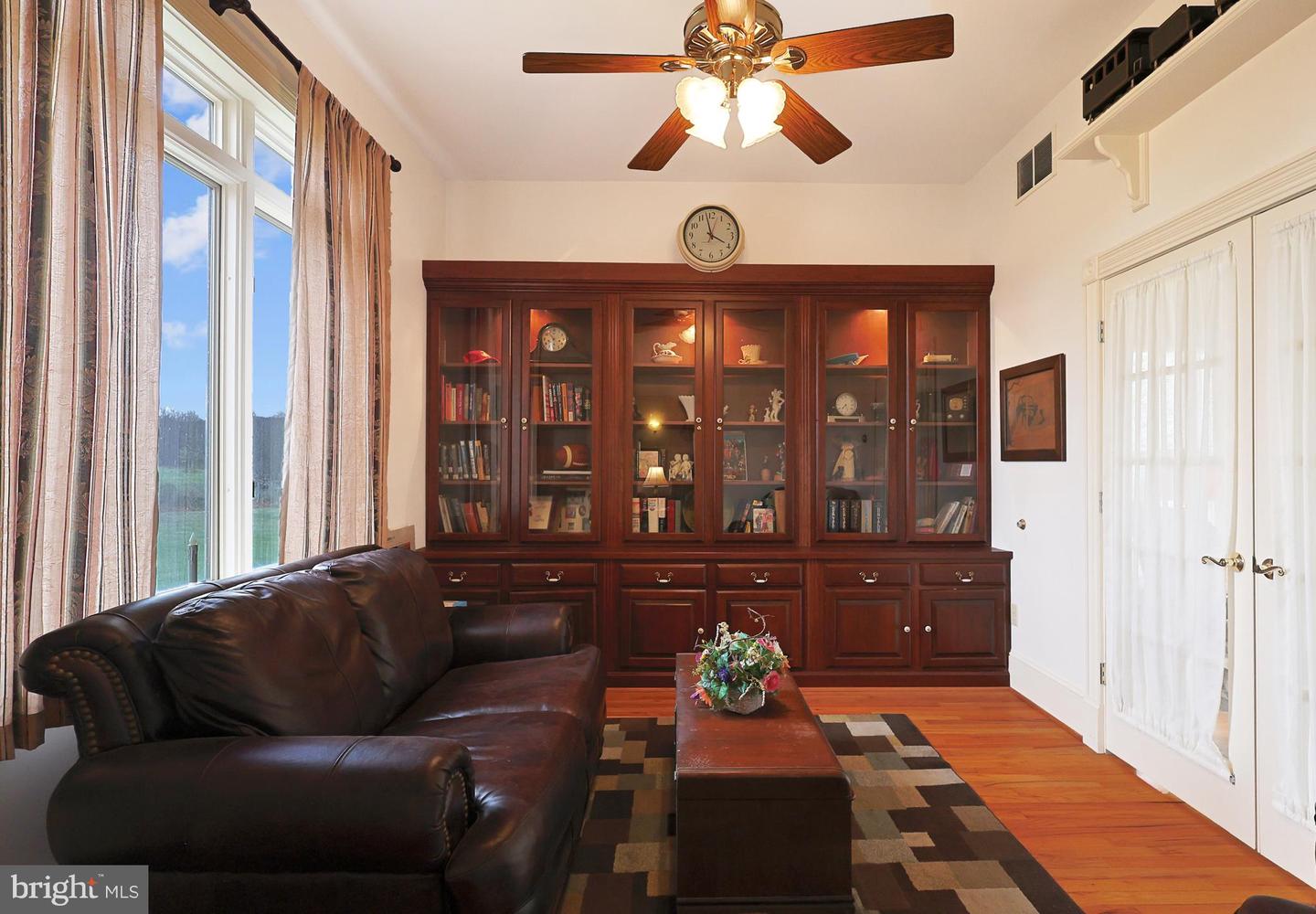 15715 Merrill Ln Property Photo 32