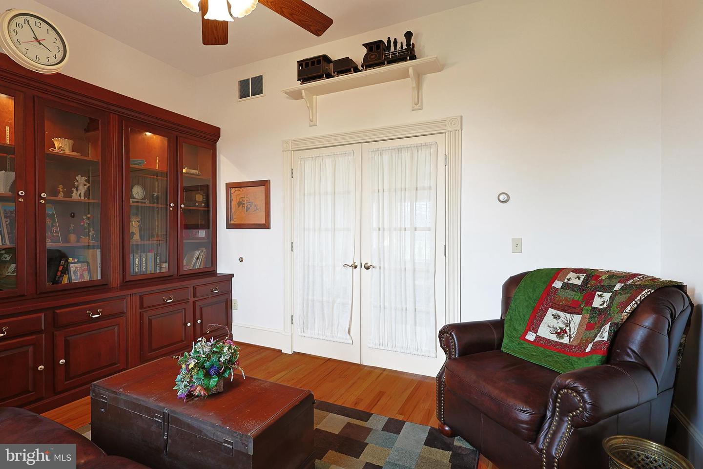15715 Merrill Ln Property Photo 33