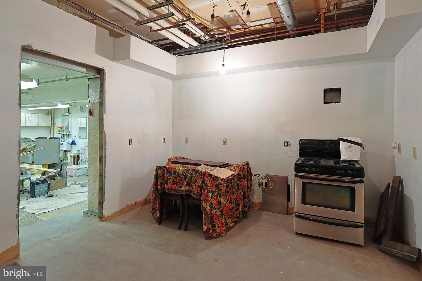 15715 Merrill Ln Property Photo 84