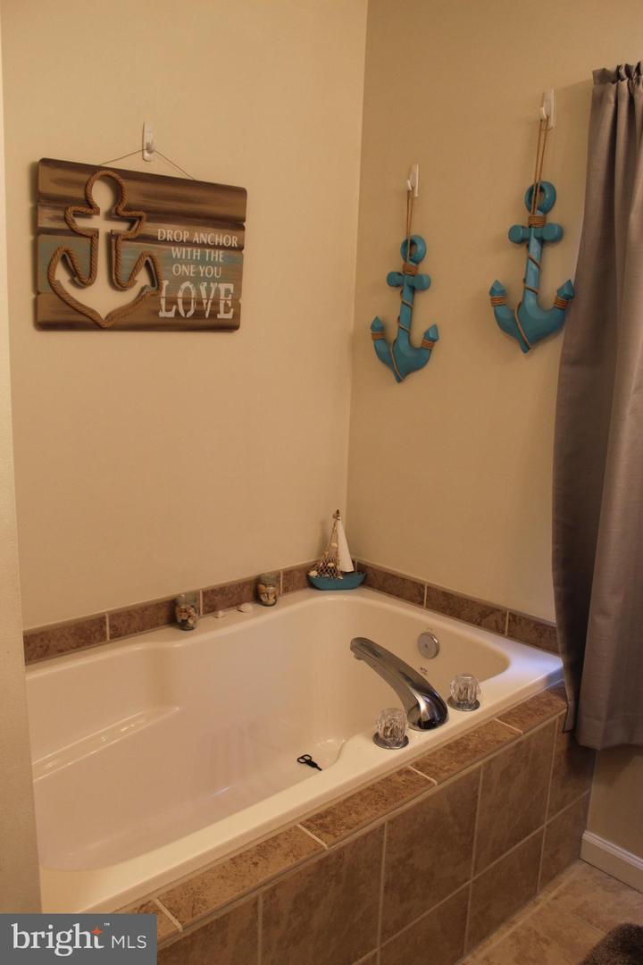 108 Day Break Dr Property Photo 35