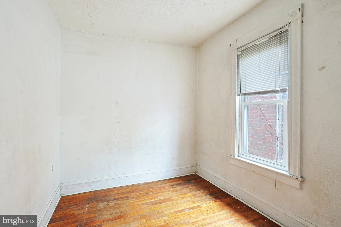 214 S Central Ave Property Photo 25