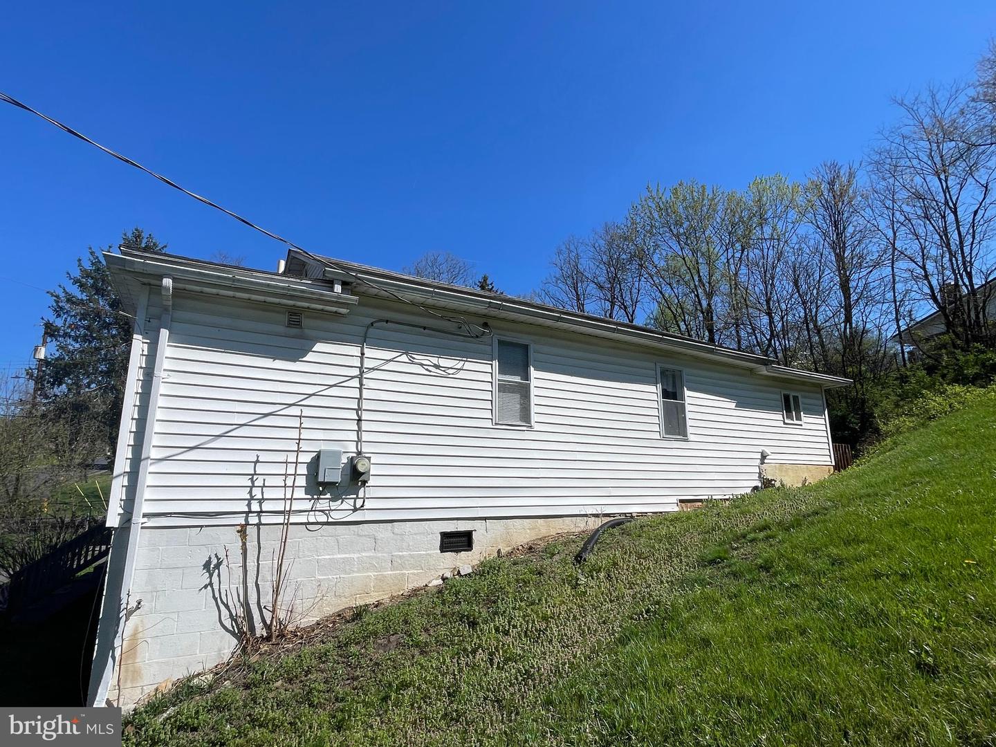 604 Winifred Rd Property Photo 4