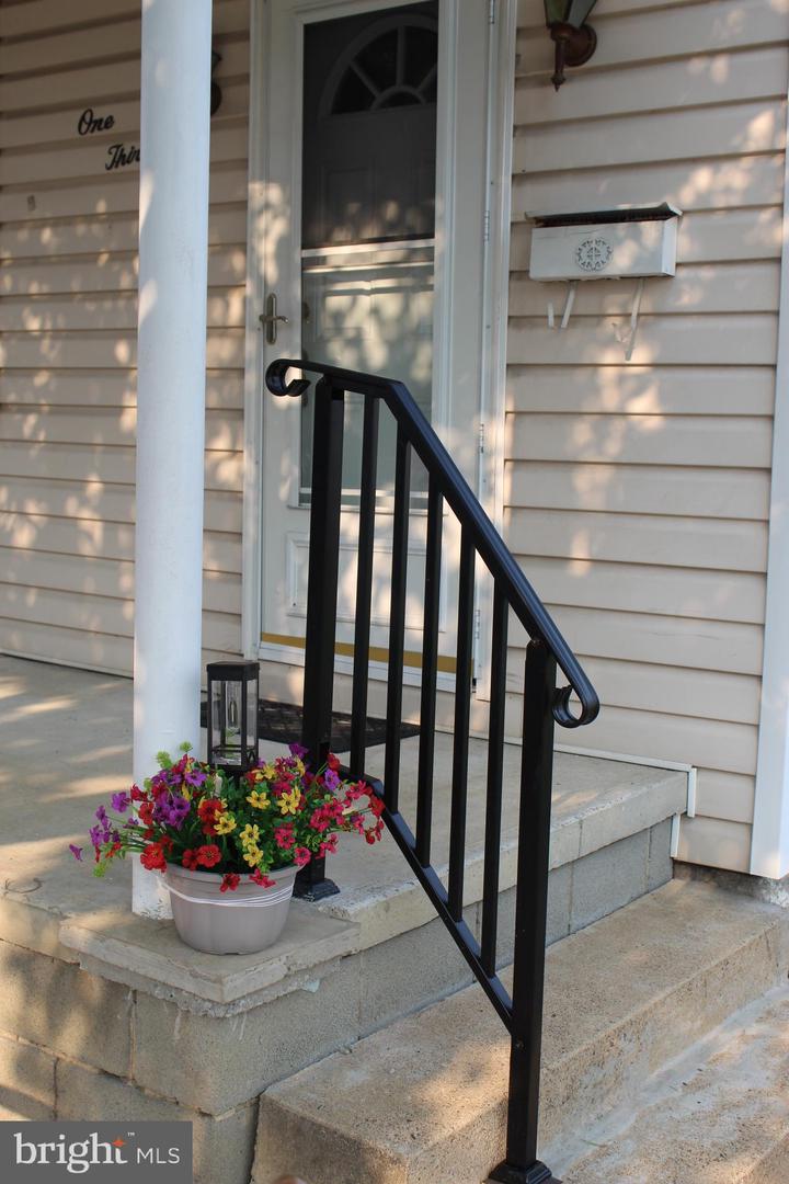 130 Oak St Property Photo 3