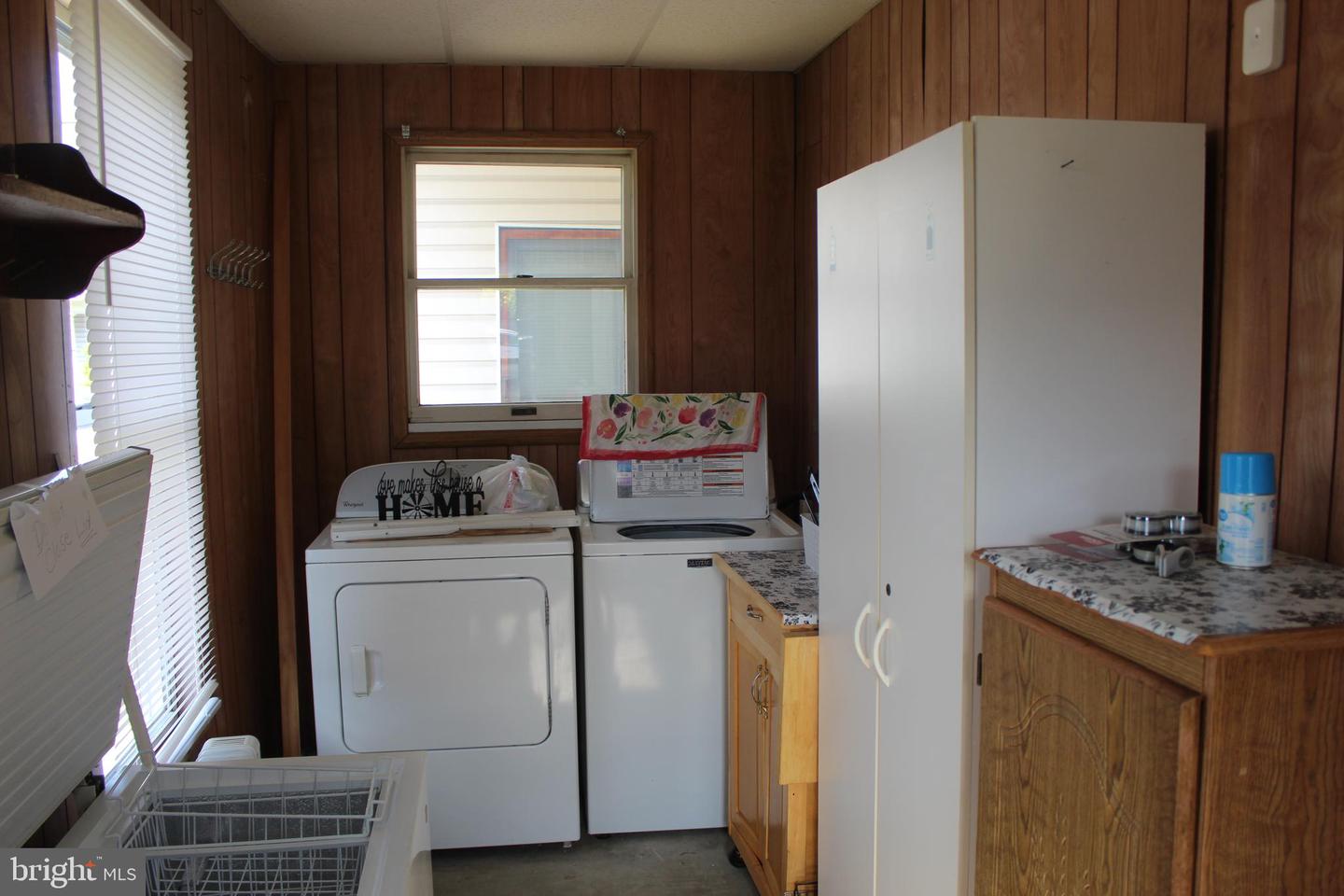 130 Oak St Property Photo 16