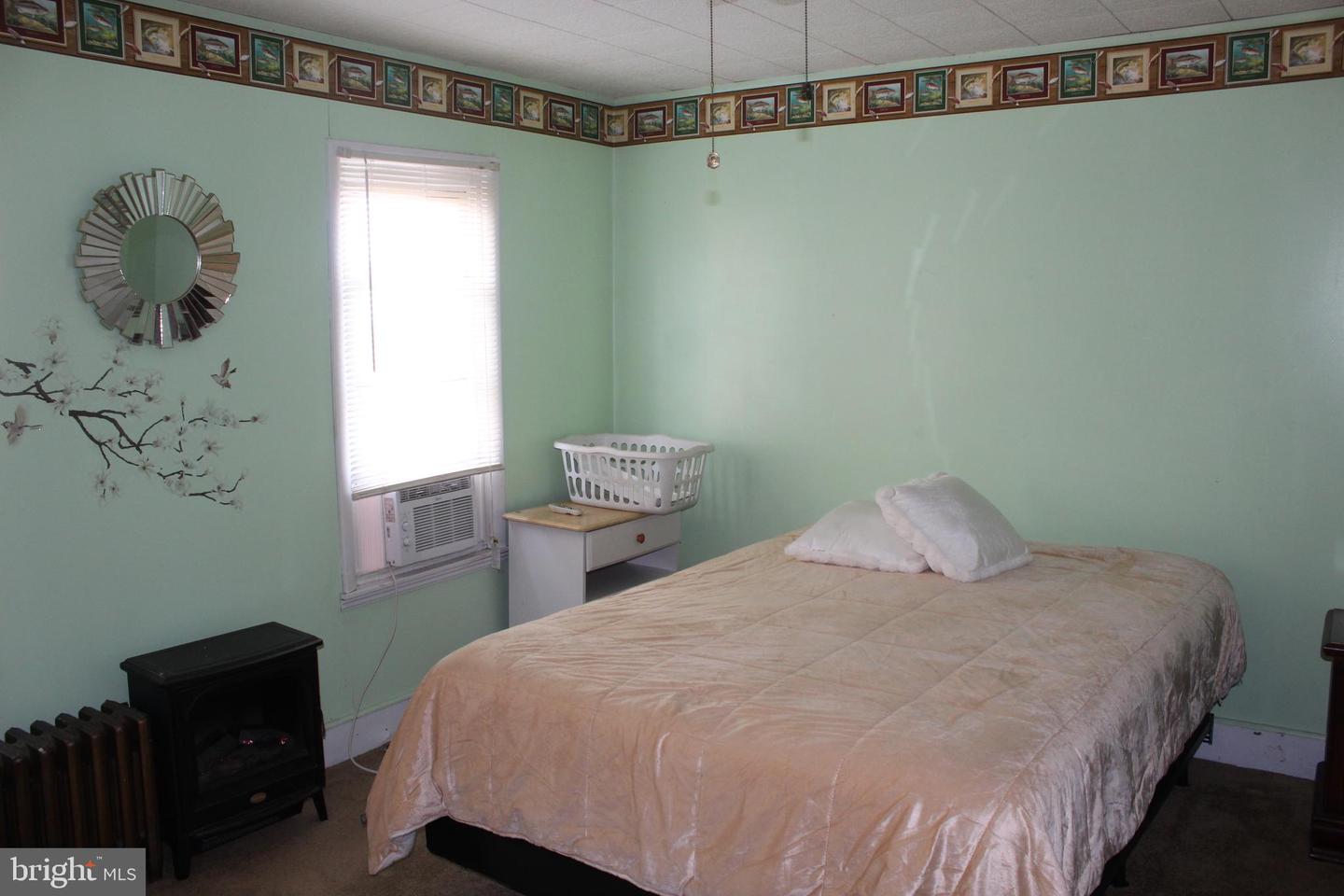 130 Oak St Property Photo 19
