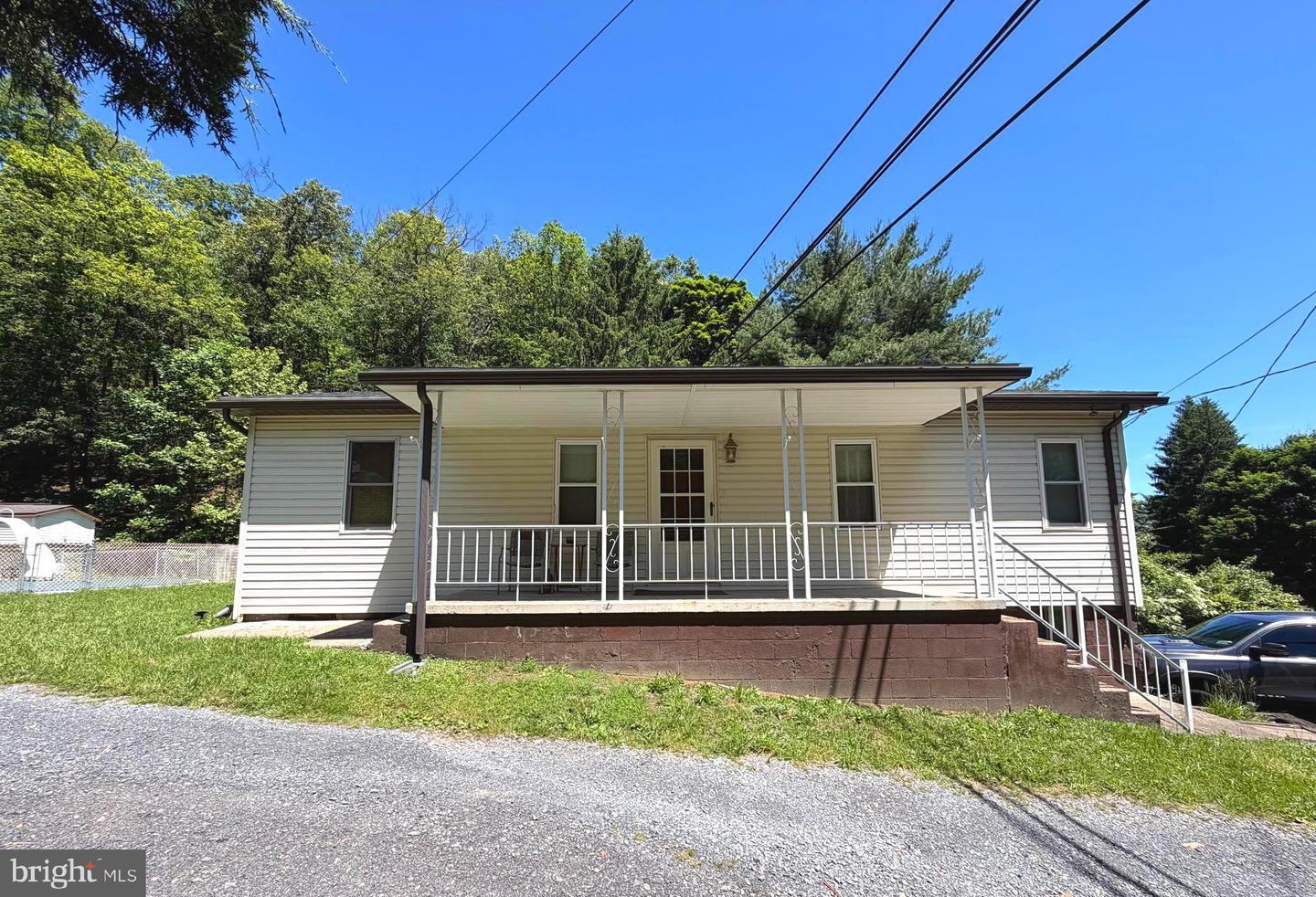12717 N Cresap St Property Photo 2