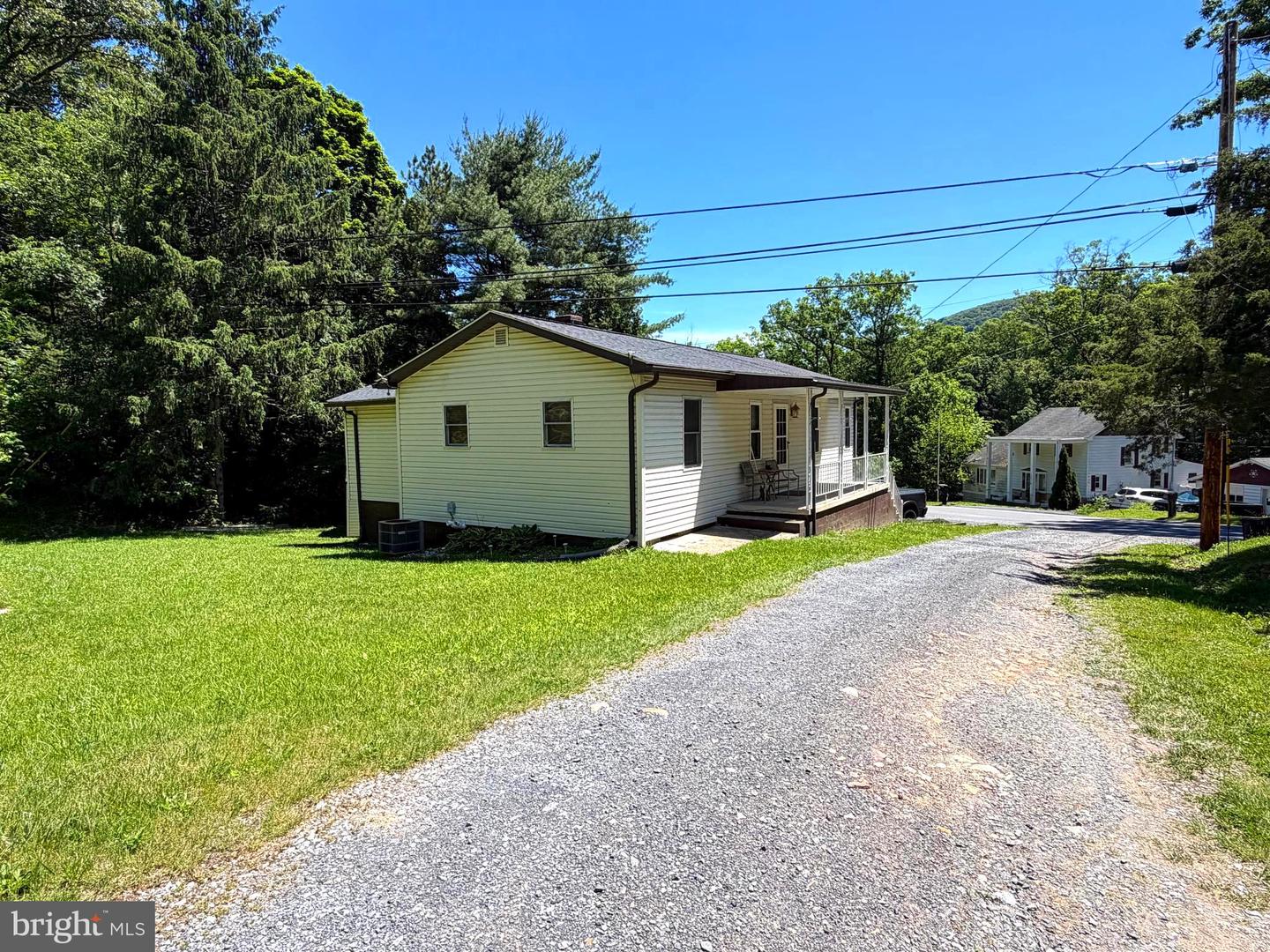 12717 N Cresap St Property Photo 4
