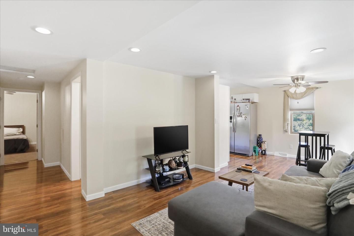 12717 N Cresap St Property Photo 7
