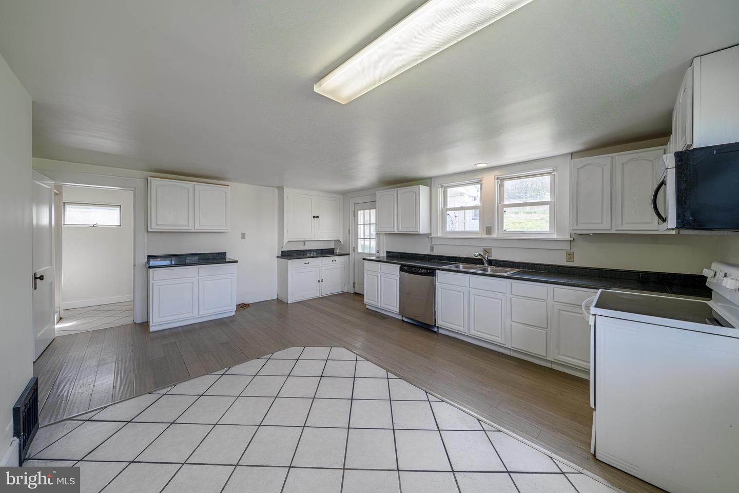 14015 Bedford Rd Ne Property Photo 15