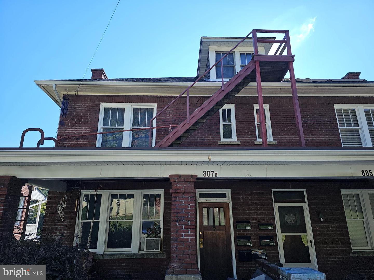 807 Bedford St Property Photo 2