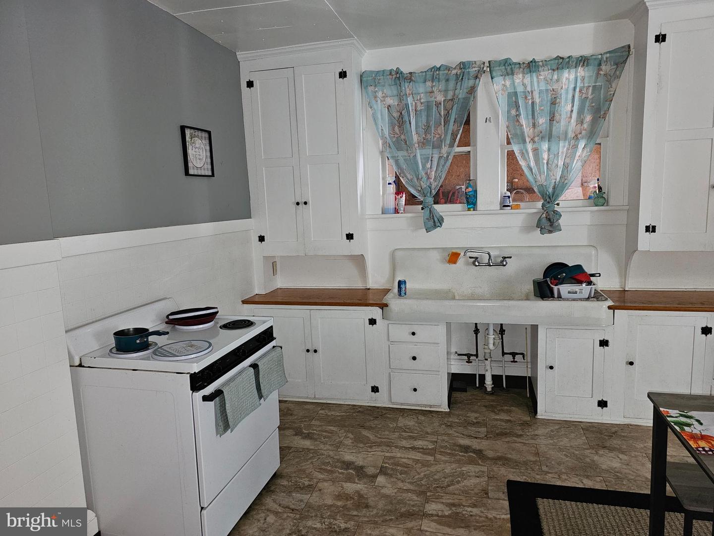 807 Bedford St Property Photo 5