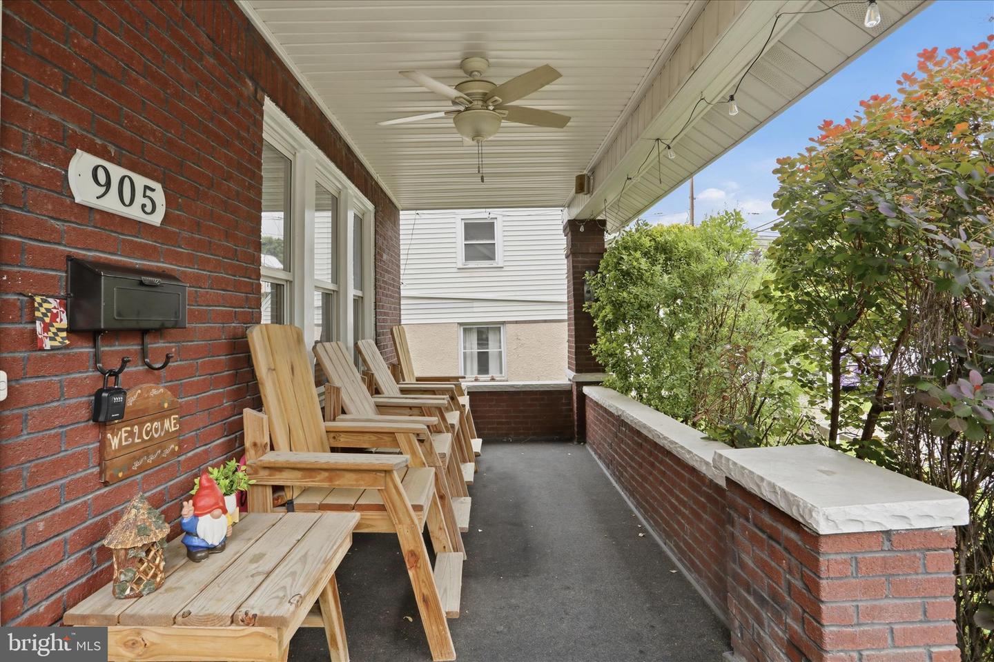 905 Fayette St Property Photo 3