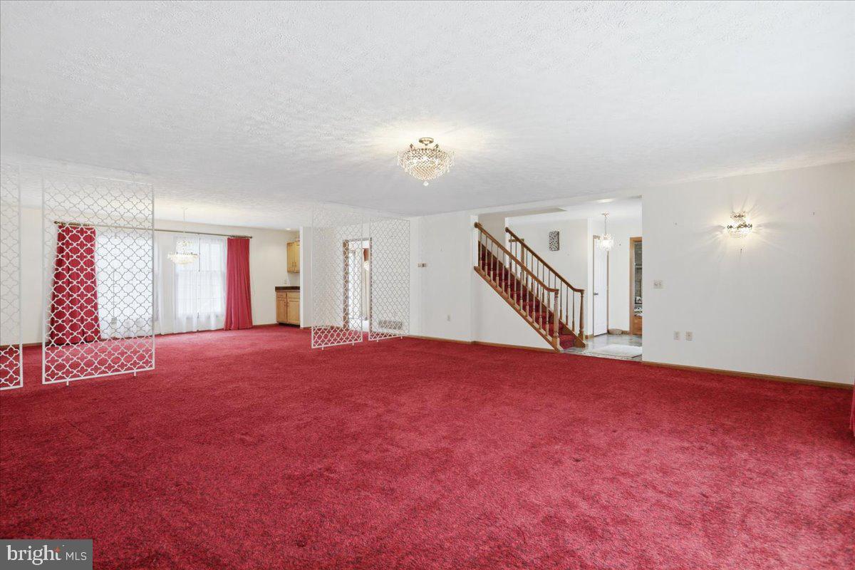 1048 BISHOP WALSH RD Property Photo 1