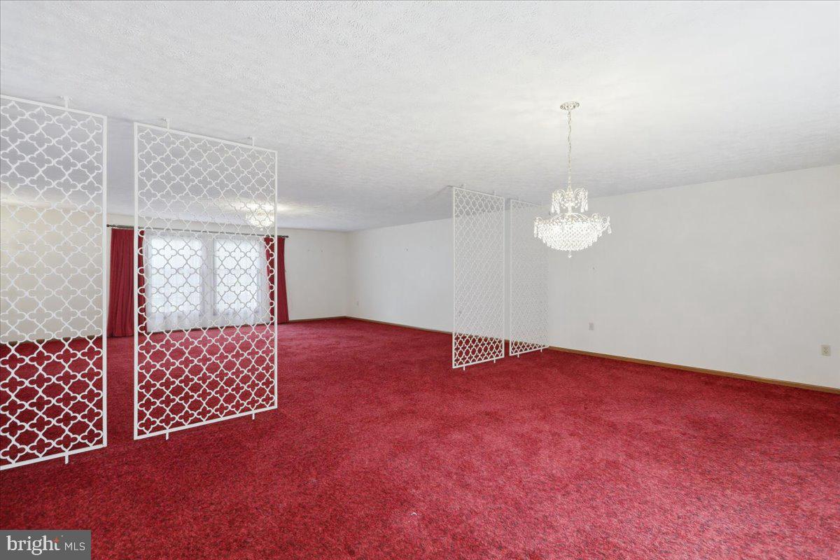 1048 Bishop Walsh Rd Property Photo 8