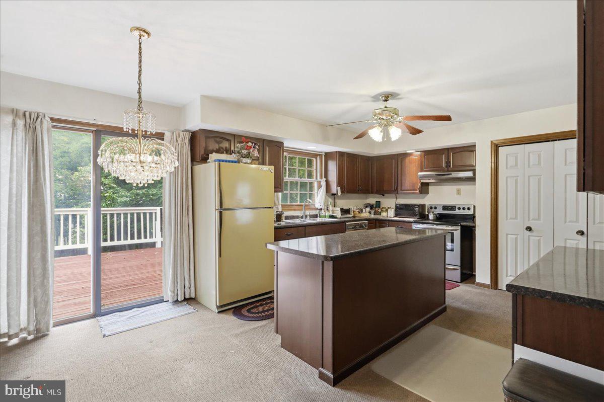 1048 Bishop Walsh Rd Property Photo 13
