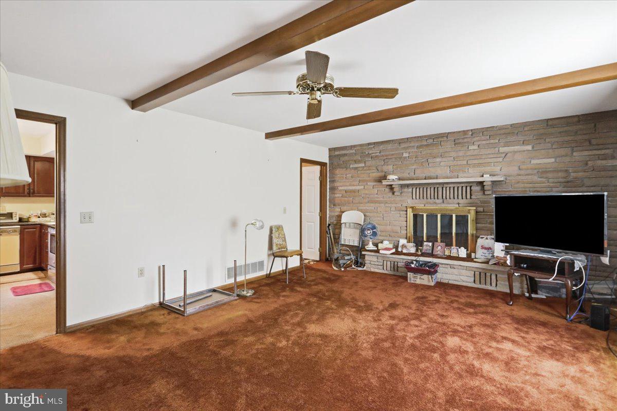 1048 Bishop Walsh Rd Property Photo 15