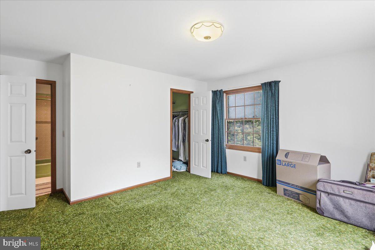 1048 Bishop Walsh Rd Property Photo 18
